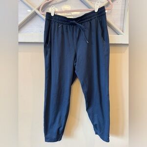 lululemon jogger pants CA 35801 Rn 106259 womens sz 8 drawstring waist Navy Blue